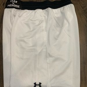 UNDER ARMOUR THE ROCK IRON PARADISE SHORTS